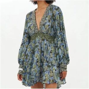 OLIPHANT Blue Green Black White Size Medium Women V Neck Lined Floral Mini Dress